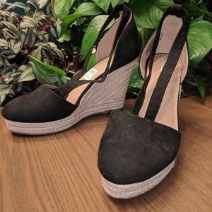 Brash Black Wedges